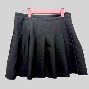 NWOT Black Pleated Skater Skirt Flared Mini A-Line Basic‎ Casual Style Small